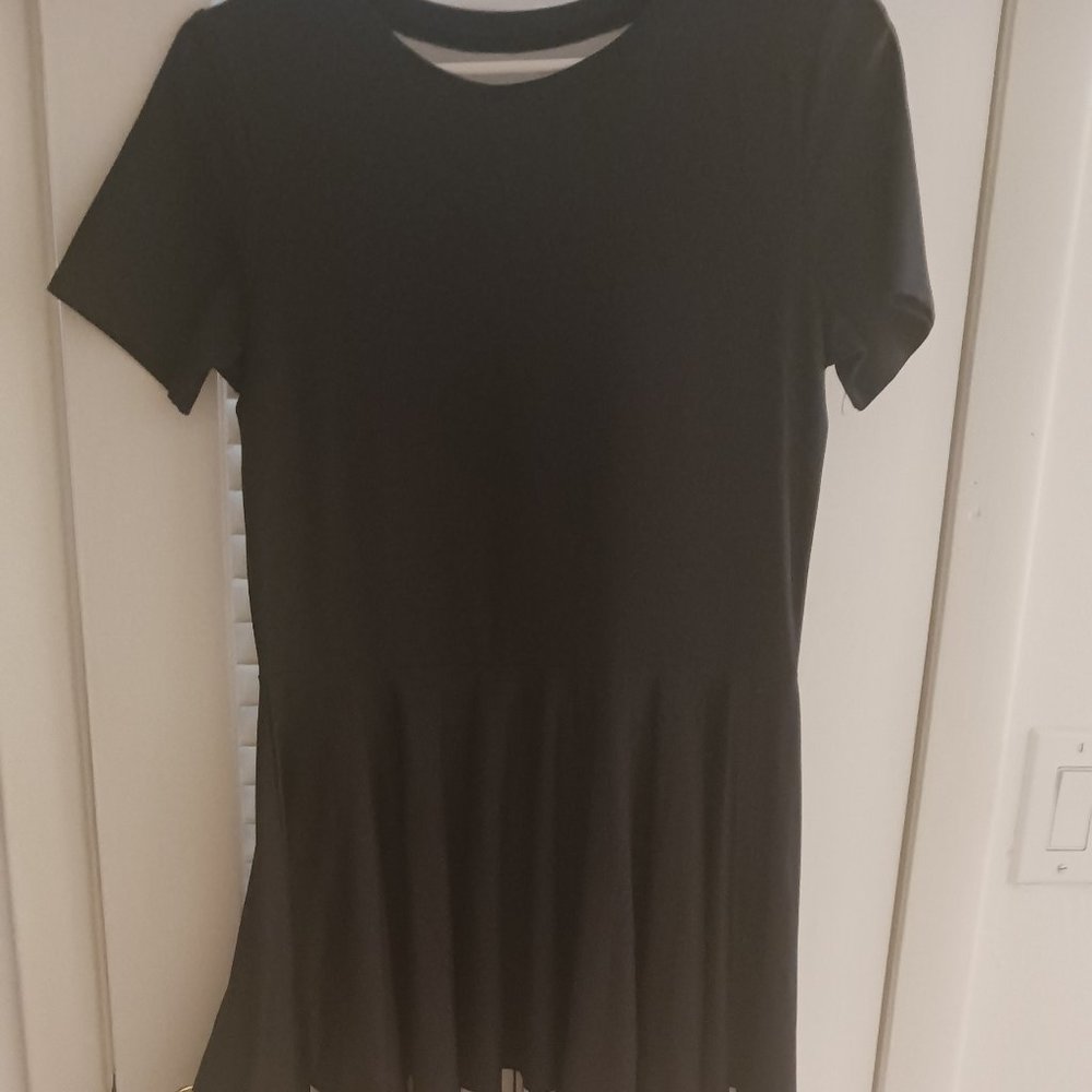 BLACK& WHITE, SHORT SLEEVES, PIANO PATTERN ON BOTTOM, LADIES DRESS, SZ LG
